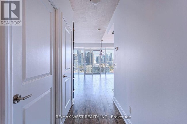 Building Photo - 90 Stadium Rd