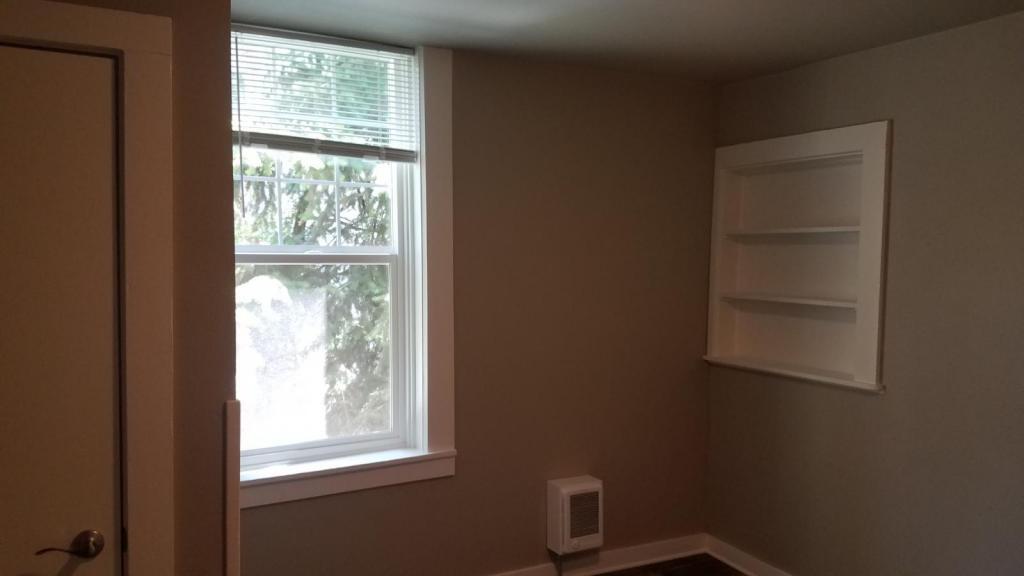 Building Photo - 705 1st St Unit 7