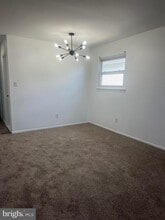 Building Photo - 521 Corinthian Ave