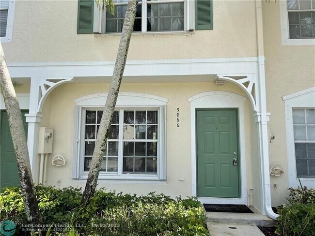 Foto del edificio - 9866 NW 57th Manor