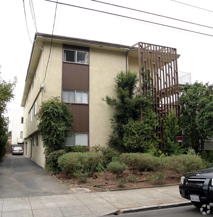 Building Photo - 1179 Park Ave