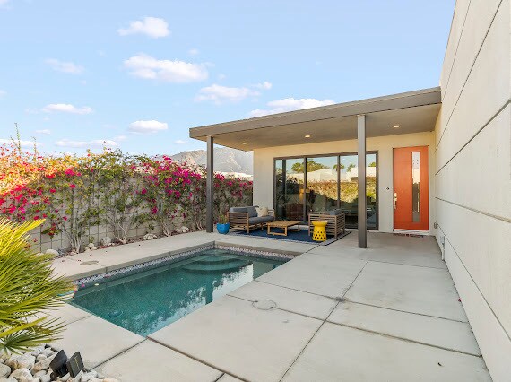 Private pool - 3345 Ambassador Dr
