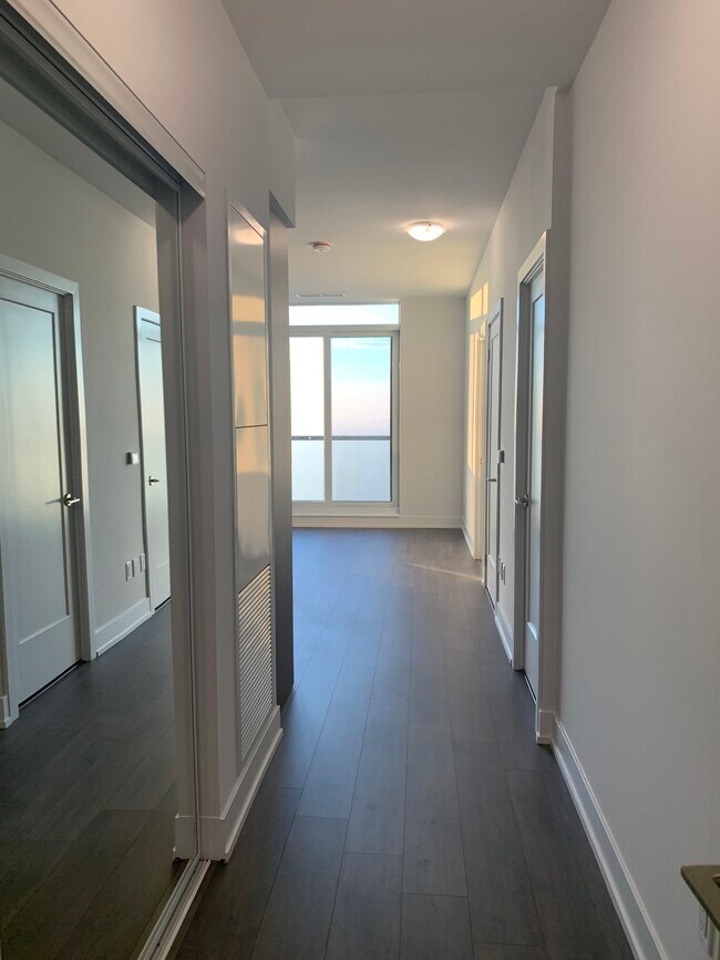Photo du bâtiment - 2550 Simcoe St N