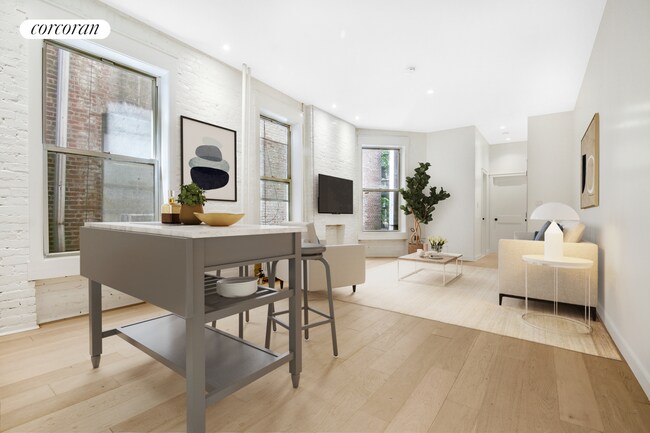 Building Photo - 153 W 80th St