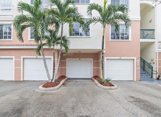 Primary Photo - Lake view, 2 BR, Walk in garage, Fiore