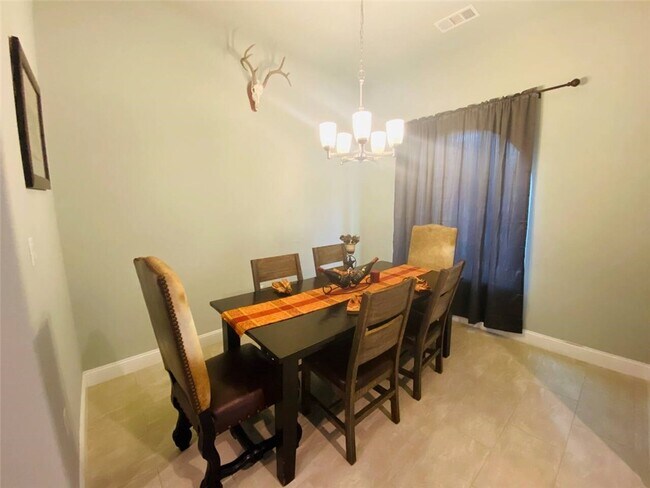 Building Photo - 10207 Little Creek Cir