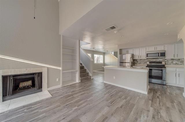 Foto del edificio - 9815 Walnut St