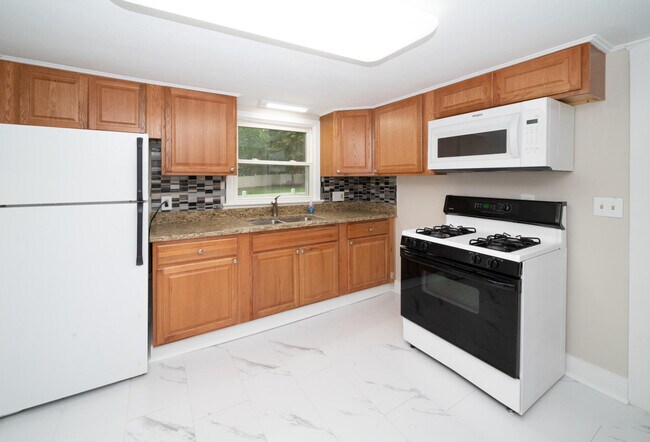 Foto del edificio - 559 Gatewood Dr