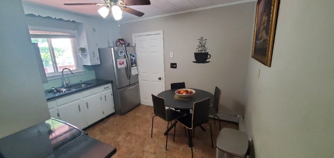 Building Photo - 1a Richard Ave