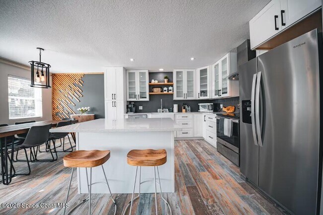 Foto del edificio - 208 Seminole Ave W