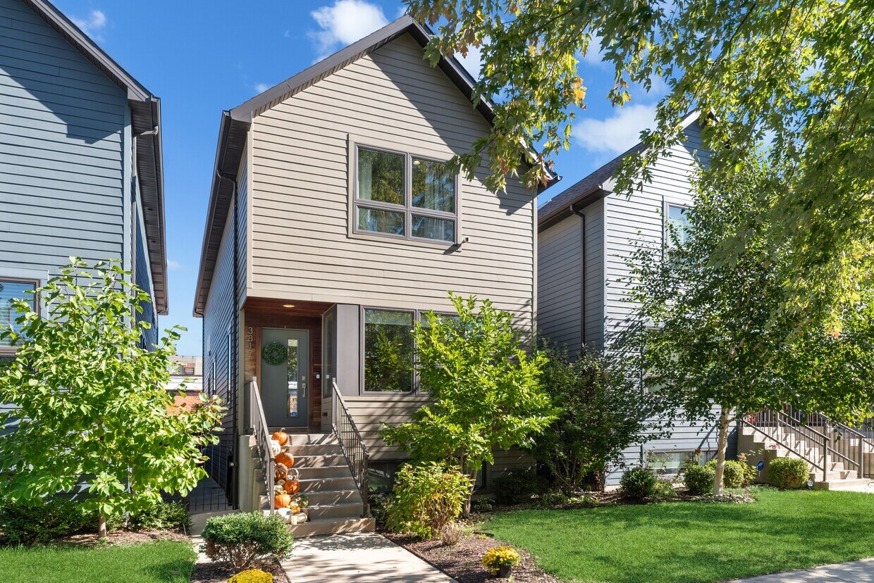 Foto principal - 3817 N Christiana Ave