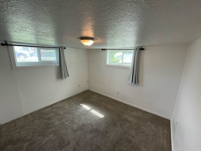 Building Photo - Beautiful home in great location