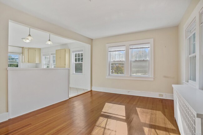 Building Photo - 8 Sheep Hill Rd