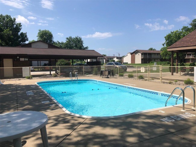 Foto del edificio - 220 Suppiger Ln