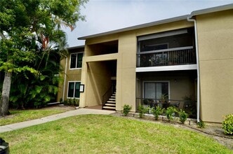 Building Photo - 4009 Crockers Lake Blvd