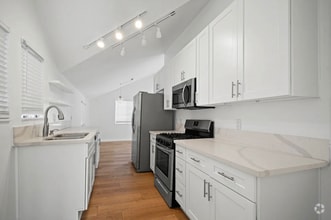 Building Photo - 632 Vernon Ave