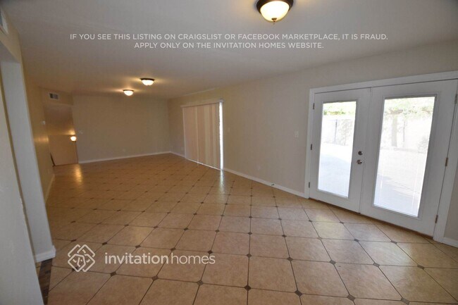 Foto del edificio - 4640 W Paradise Dr