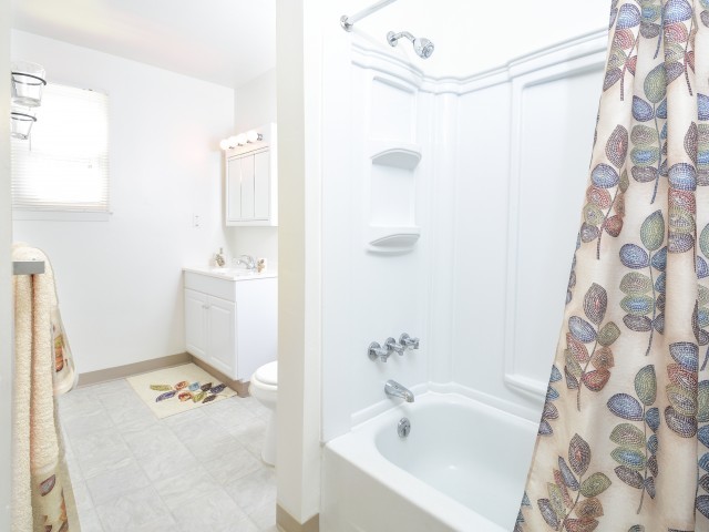 Cuarto de baño modelo - Carlisle Park Apartments