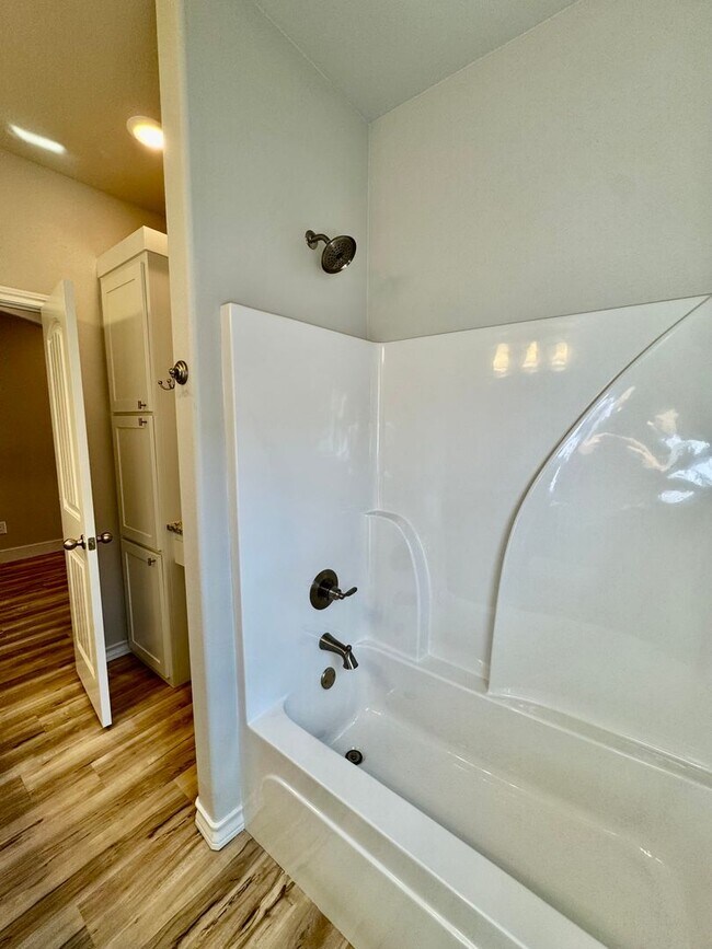 Foto del edificio - 4bed 2 bath - Frenship ISD