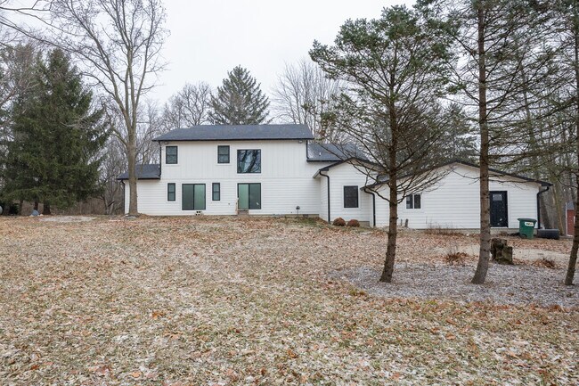 Foto del edificio - 7980 Royal Ave