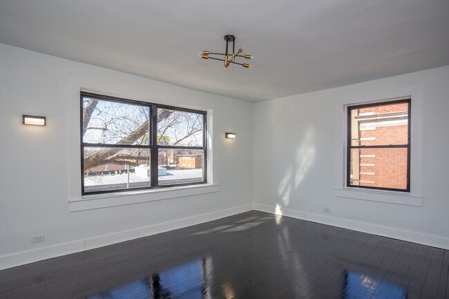 Foto del edificio - 7505 S Yates Blvd