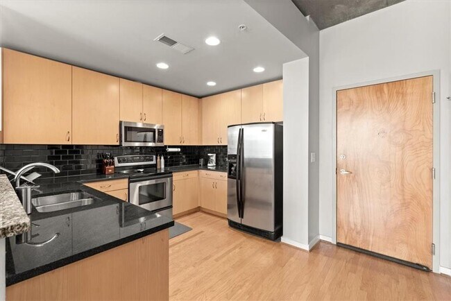 Foto del edificio - 860 Peachtree St NE