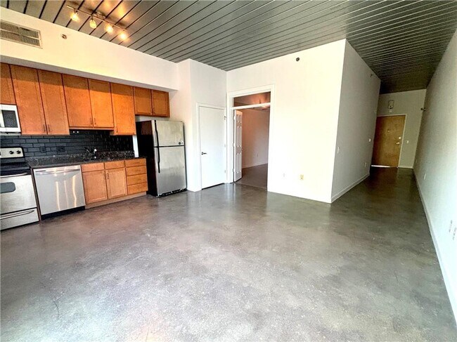 Building Photo - 620 Glen Iris Dr NE