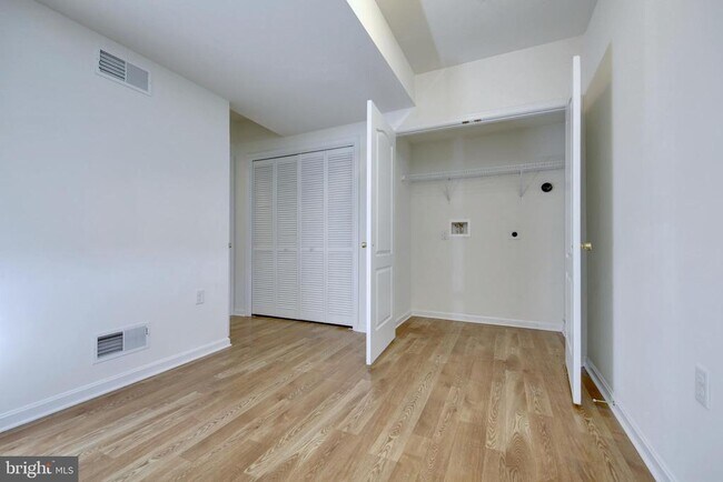 Foto del edificio - 22 Mustang Dr