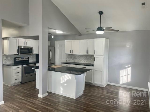Building Photo - 1513 Dendy Ln