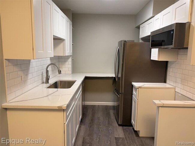 Photo - 6946 Foxthorn Dr Apartment