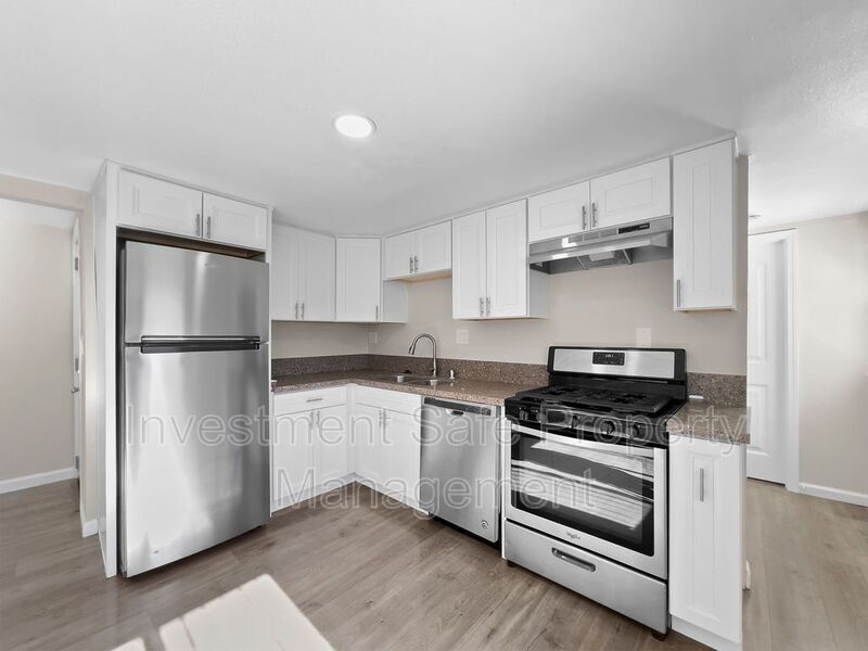 Primary Photo - 743-745 Ballard St