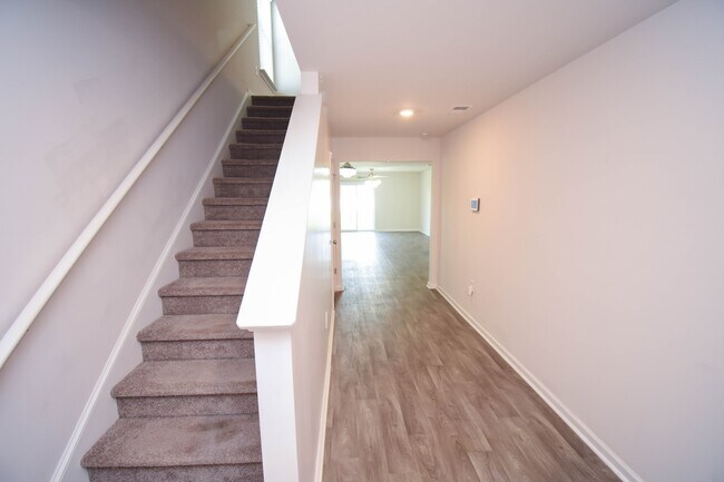 Foto del edificio - 6619 Colonial Dr