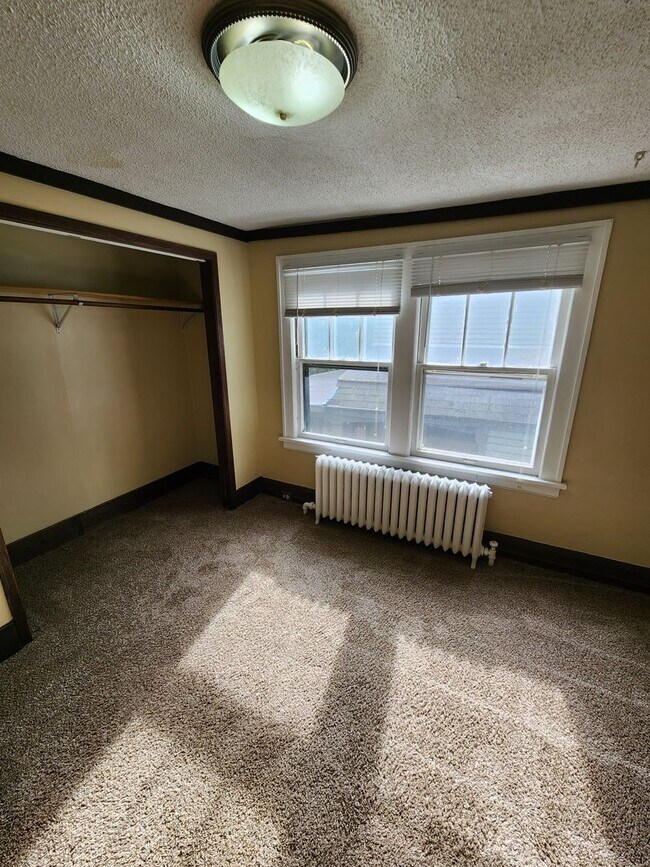 Foto del edificio - 1127 E 5th St