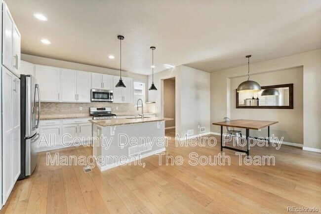 Foto del edificio - 536 E Fremont Pl