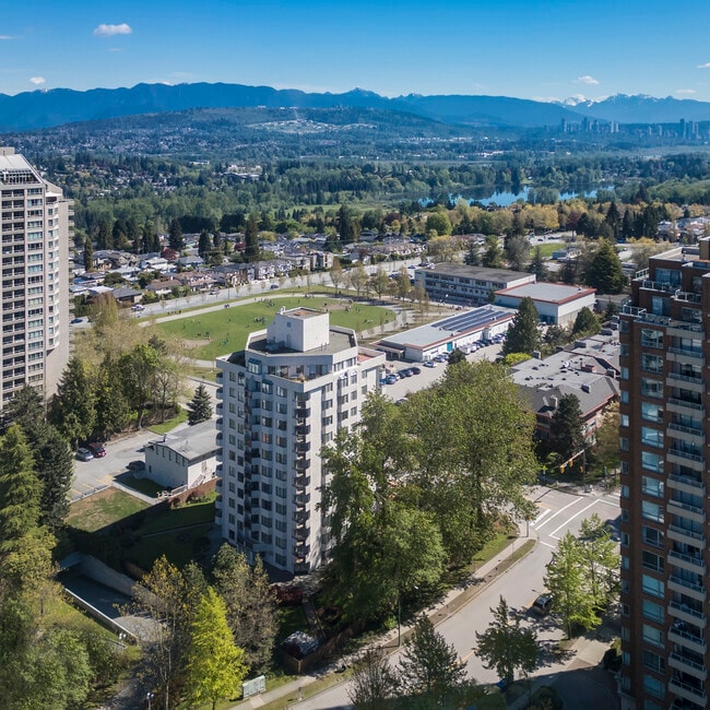Building Photo - Metro Pointe Burnaby