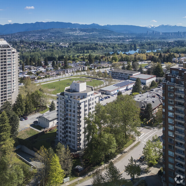 Building Photo - Metro Pointe Burnaby