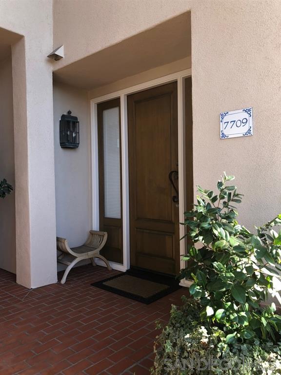 Foto del edificio - 7709 Ivanhoe Ave