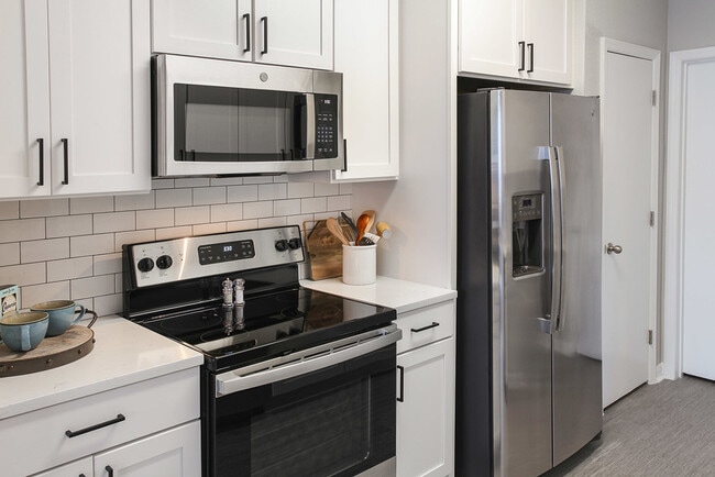 Building Photo - Westwood Reserve Apartments