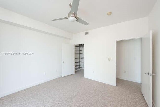 Foto del edificio - 79 SW 12th St