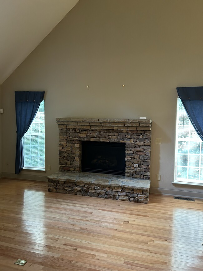 Building Photo - 513 Lapidary Ln