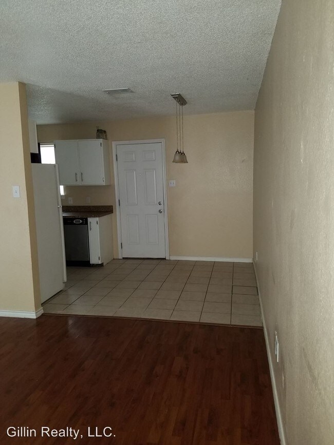 Building Photo - 2 br, 1 bath House - 308 E. Willingham