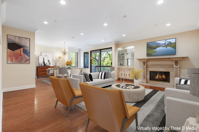 Living room - 324 N Palm Dr