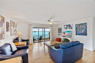 Building Photo - 330 Kon Tiki Dr