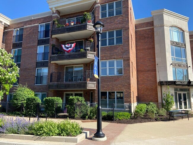 Foto del edificio - 111 N Wheaton Ave