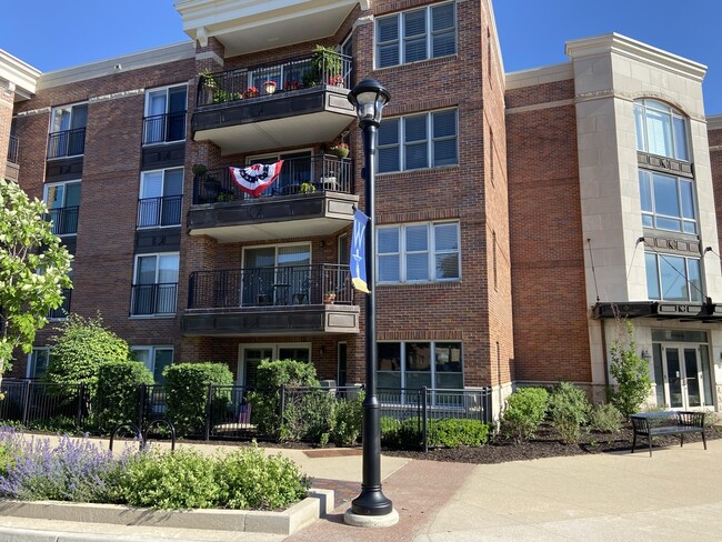Building Photo - 111 N Wheaton Ave