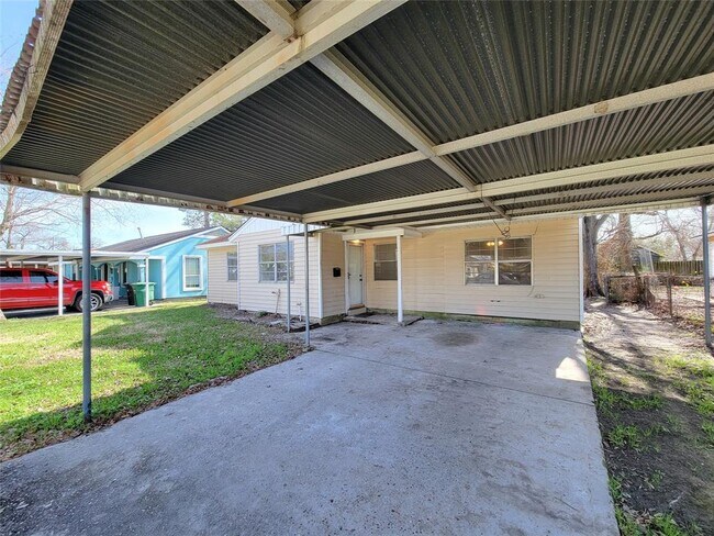 Building Photo - 12422 Mylla St