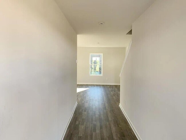 Foto del edificio - 142 Queens Cir