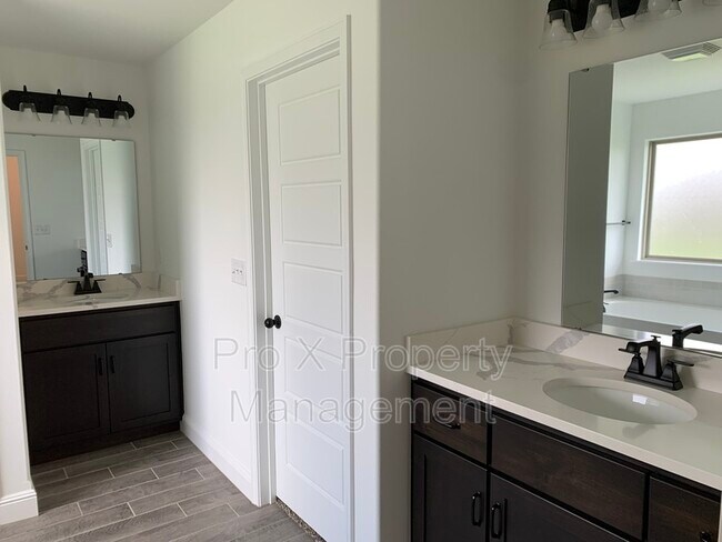 Foto del edificio - 812 Delaney Dr