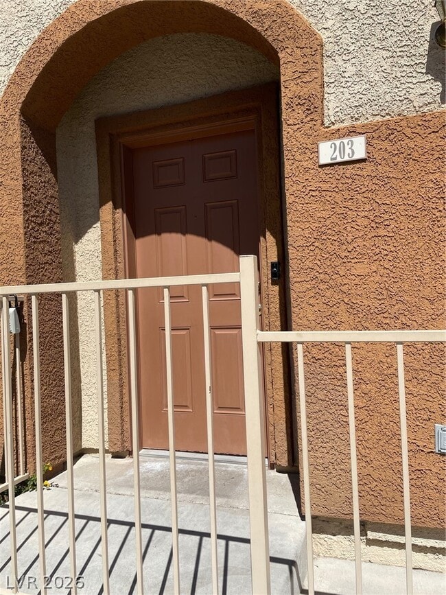 Building Photo - 10200 Delray Beach Ave