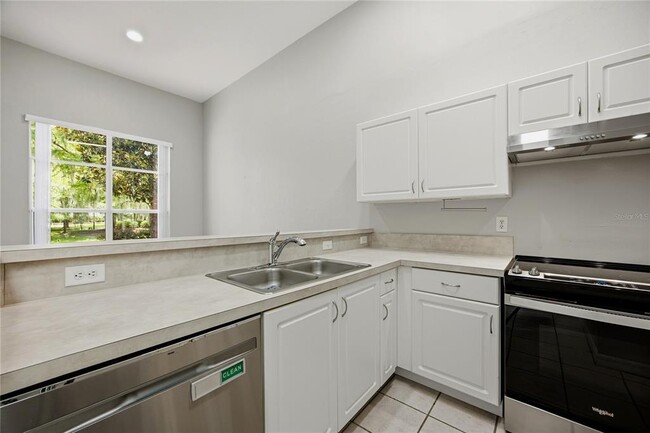 Building Photo - 13200 W Newberry Rd